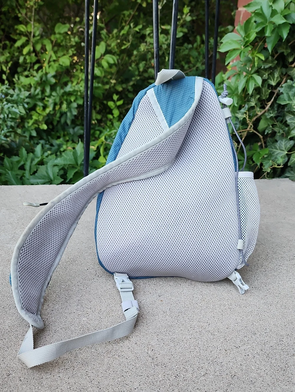 Eddie Bauer Blue Sling Pack